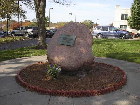 Confederate Rock was located on the Boone County Courthouse lawn until 2015