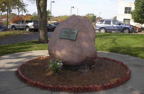 Confederate Rock was located on the Boone County Courthouse lawn until 2015